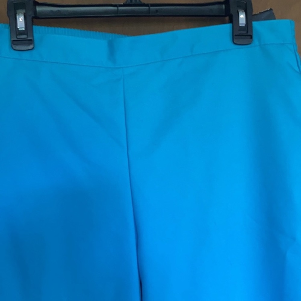 Alfred Dunner Aqua comfort waist pull on Capri detail at hemline 12 - Picture 9 of 17